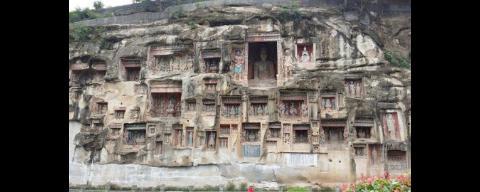 南龛摩崖造像变形监测