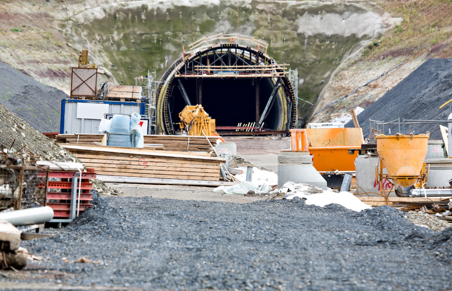 隧道施工安全监测案例